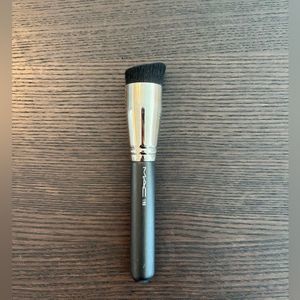 Mac 196 Brush